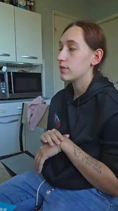 Ecolieresexy09's Profile