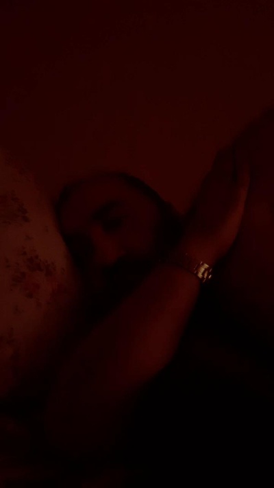 Hotlovesex20's Profile