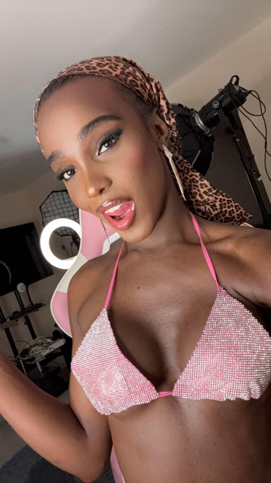 Luana_risque's Profile